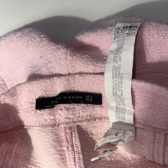 Zara Women - Pink Tweed High-Waisted Shorts – Pearl Button Detail – Size S - Picture 8 of 9